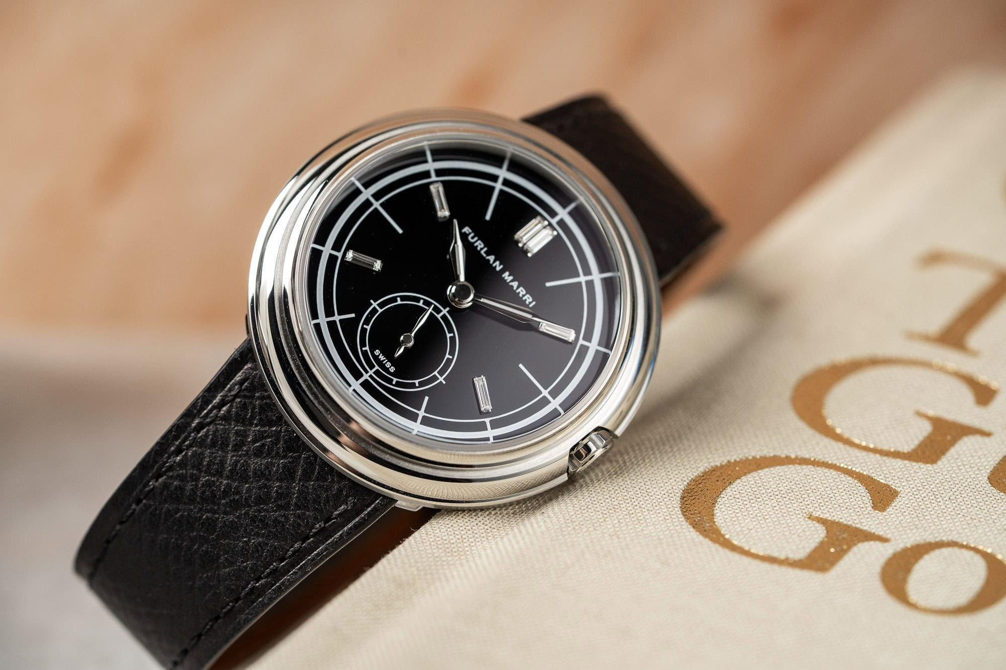 Furlan Marri Disco Volante : élégance noire et…