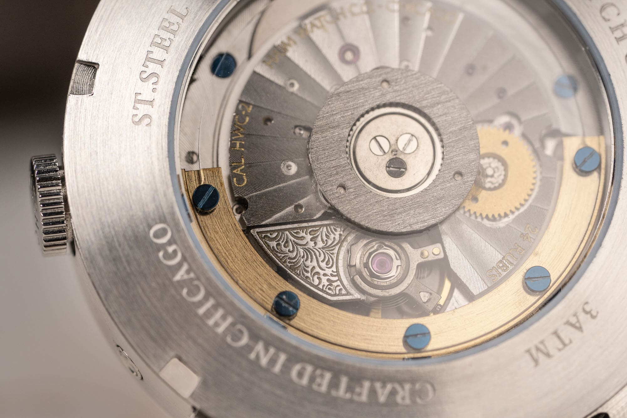 Montre Autres – modèle Haim Annum, photo extraite de l’article Le Haim Annum : Une montre ambitieuse pour le cinquième anniversaire de Haim.