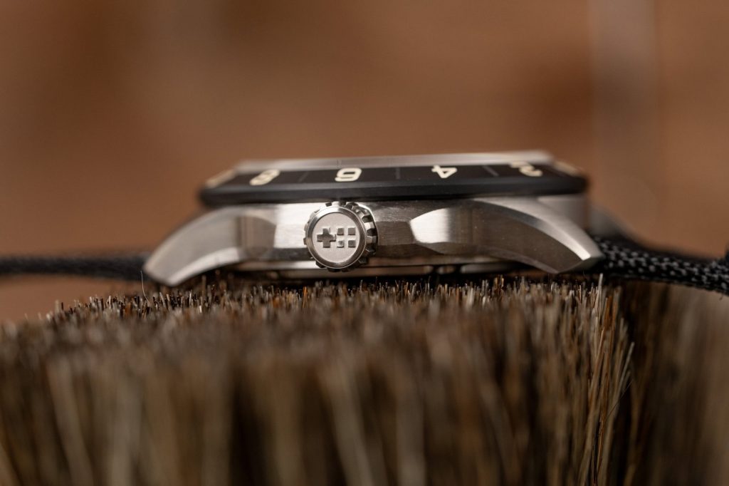 Montre Autres – modèle Christopher Ward C63 Sealander Extreme GMT, photo extraite de l’article Christopher Ward C63 Sealander Extreme GMT : Montre d'Aventure.