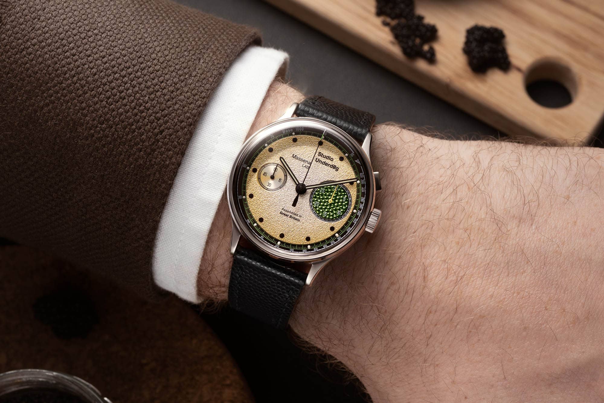 Montre Autres – modèle Studio Underd0g 03SERIES Champagne & Caviar, photo extraite de l’article Une édition limitée Studio Underd0g: perles de champagne et caviar avec Massena LAB.