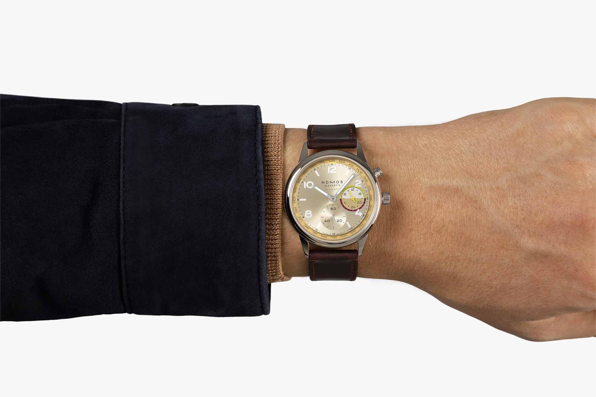 Montre Nomos – modèle Nomos Club Sport Neomatik Worldtimers, photo extraite de l’article Nomos et ses nouvelles éditions limitées Club Sport Neomatik Worldtimers.