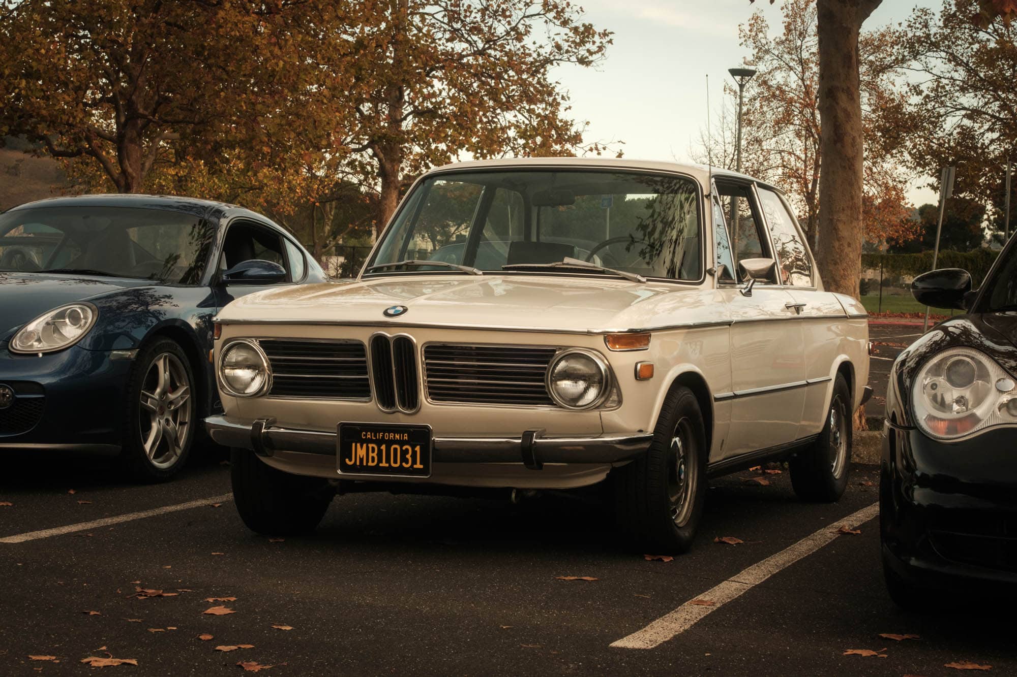 Véhicules variés lors du Motoring Coffee Cold Start
