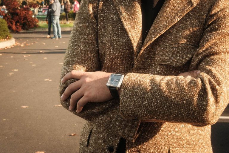 Montre BMW – modèle rassemblements automobiles San Francisco, photo extraite de l’article Rassemblements automobiles à San Francisco en novembre.