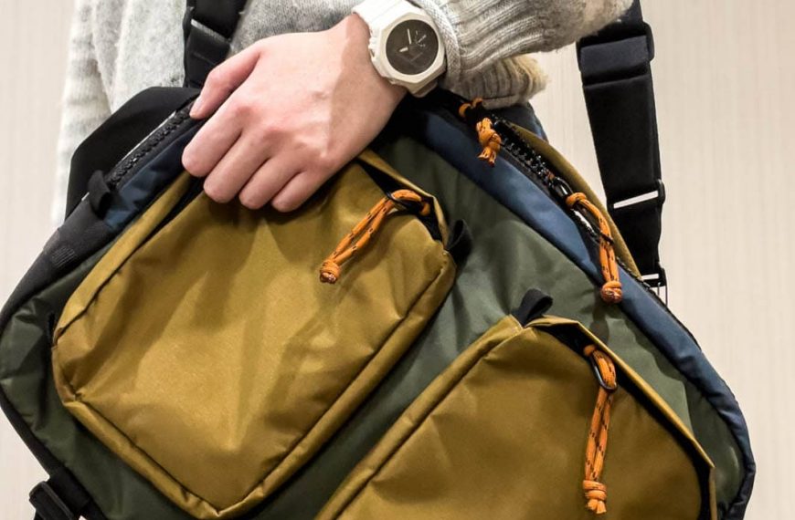 Montre Topo Designs – modèle Sacoche Globale Topo Designs, photo extraite de l’article Revue de la Sacoche Globale Topo Designs : Un Sac Polyvalent 3-en-1.